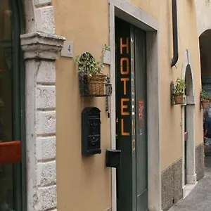 Modena Old Town Отель