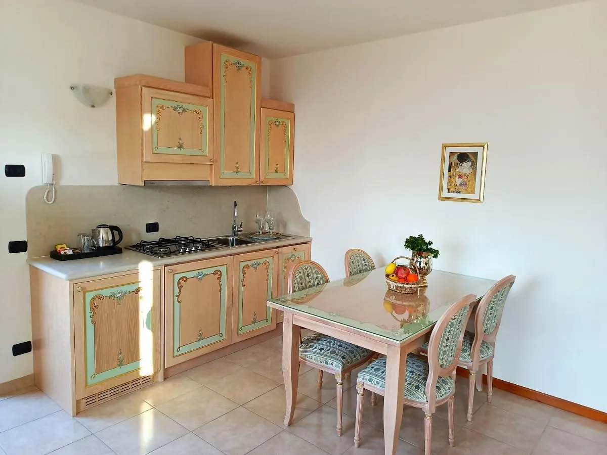 Apartment Domus Incantus Malcesine